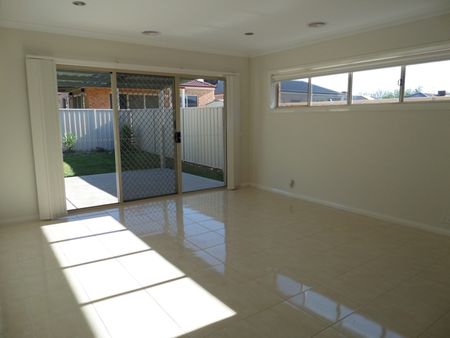 15 Castleton Street, Wodonga VIC 3690 - House For Rent | Domain - Photo 5