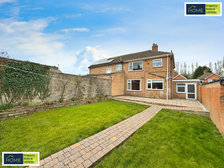 3 bedroom semi-detached house to rent - Photo 2
