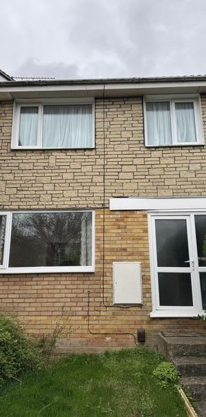 3 bedroom terraced house to rent - Photo 2