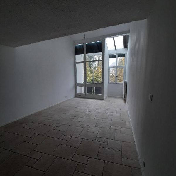 Appartement T5 en duplex à louer - GRENOBLE – 19 allée du jardin hoche - Photo 1