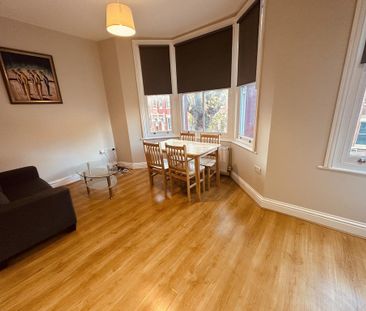 2 bedroom flat to rent - Photo 3