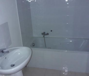 Location Appartement 3 pièces 74m² ST NAZAIRE 44600 - Photo 2