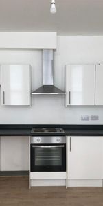 1 Bed Flat, Marlborough Grove, CH43 - Photo 3