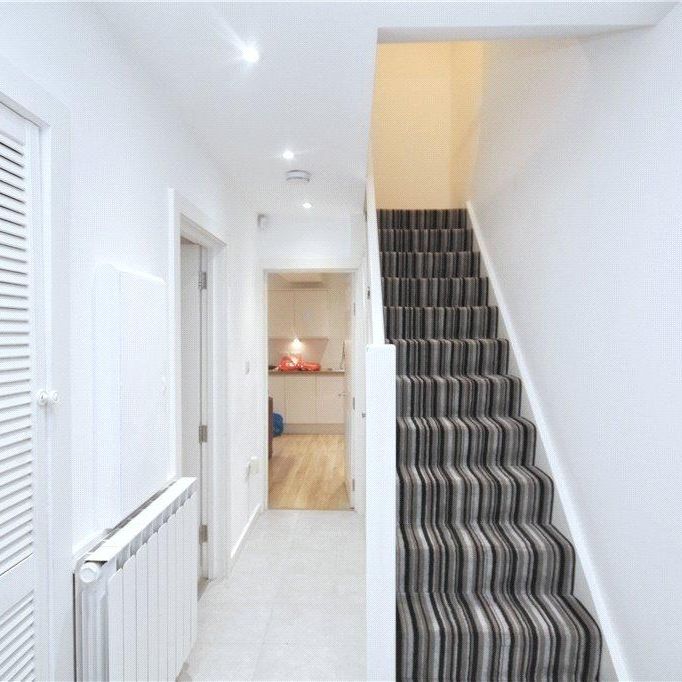 5 bedroom terraced house to rent - Photo 1