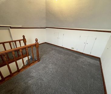 2 bedroom semi-detached bungalow to rent - Photo 2