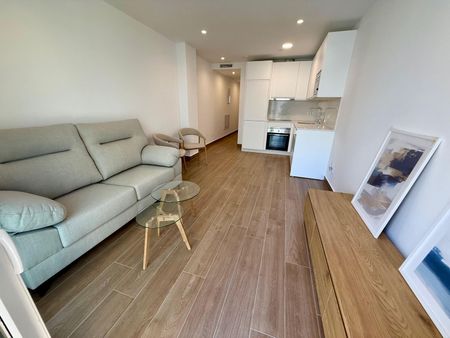 Middle Floor Apartment in Fuengirola - Photo 5