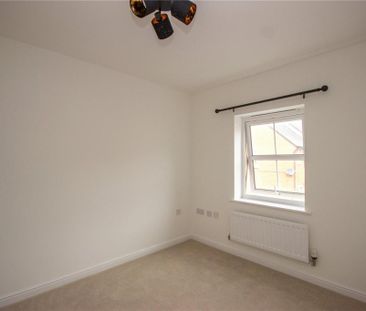 3 bedroom end of terrace house to rent - Photo 4