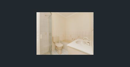 Spacious townhouse on a small block of 5! - Photo 4