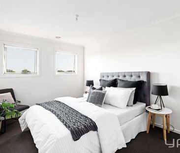 Townhouse Living - Photo 3