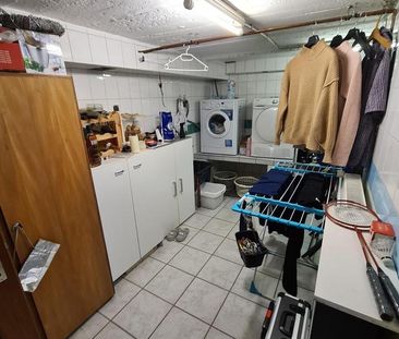 Charmante 2,5-Zimmer Wohnung im EG mit Wintergarten, Garten, Garage... - Photo 1