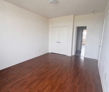 For Lease - 8 Crane Street, Aurora, Ontario - Photo 4