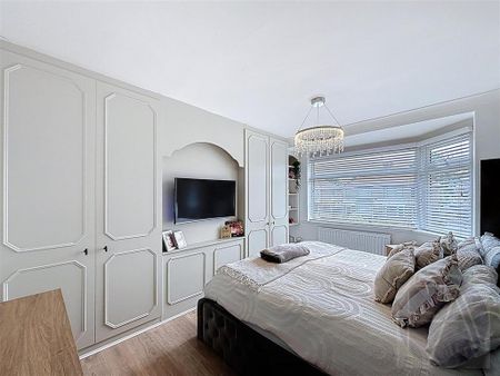 3 bedroom semi-detached house to rent - Photo 4