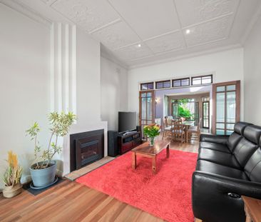 Stylish Three Bedroom Home in Sought-After Queens Park Location - Photo 4