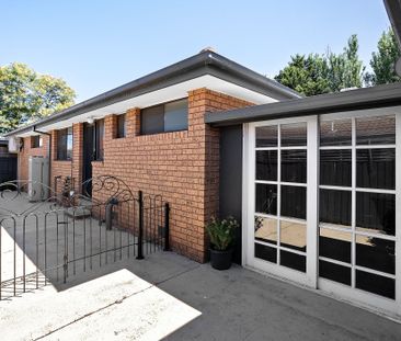 Dedicated Home Salon / Studio Space - Photo 4