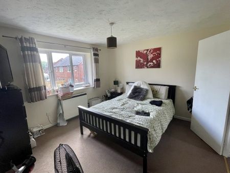 Sorrell Drive, Newport Pagnell, MK16 - Photo 2