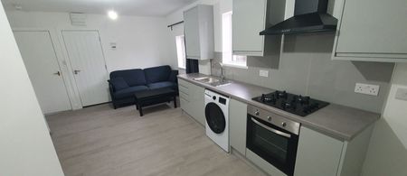 Flat 2, 167 Richmond Road, Roath, Cardiff, CF24 3BT - Photo 4