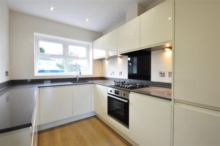 3 bedroom semi-detached house to rent - Photo 5