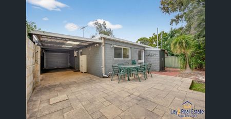 CONVENIENTLY LOCATED BRIGHT HOME - Photo 5