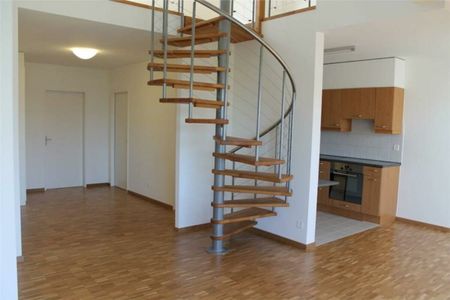 In Riehen, grosszügige 2.5-Zimmerwohnung mit Galerie zu vermieten - Photo 3
