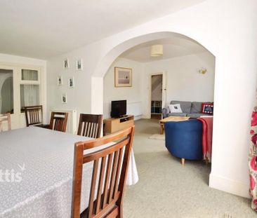 4 bedroom detached house to rent - Photo 2