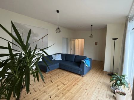 Schöne 3,5-Zimmer-Wohnung mit Balkon im Lassallehof! - Foto 5