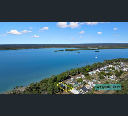 1 WALKERS POINT ESPLANADE, Woodgate, Qld 4660 - Photo 3
