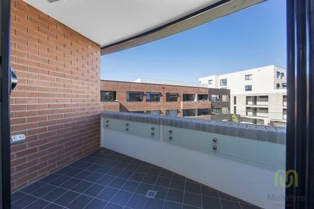 Stylish One-Bedroom Apartment in Kingston Foreshore - Photo 2