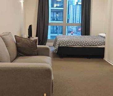 Cosy Furnished Studio with Sky Tower Views - Photo 2