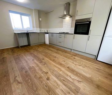 2 bedroom semi-detached house to rent - Photo 6