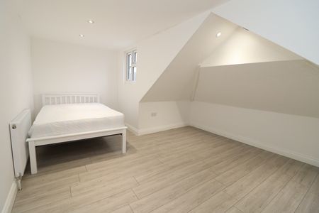 Room in a Shared House, Leigham Court Road, SW16 - Photo 3
