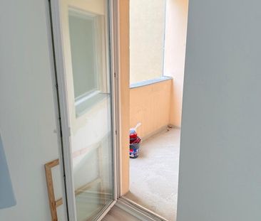 Klein, aber sehr fein und ruhig dazu | mit Balkon und Einbauküche! - Foto 3
