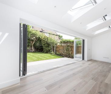 5 bedroom semi-detached house to rent - Photo 5