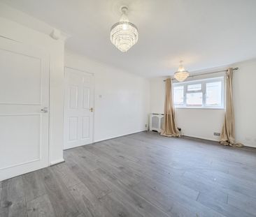 End Of Terrace House to rent - Moultain Hill, Swanley, BR8 - Photo 1