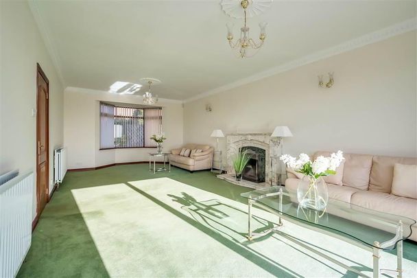 8 Royal Lodge Mews, Off Purdysburn Road, Belfast, BT8 7YT - Photo 1