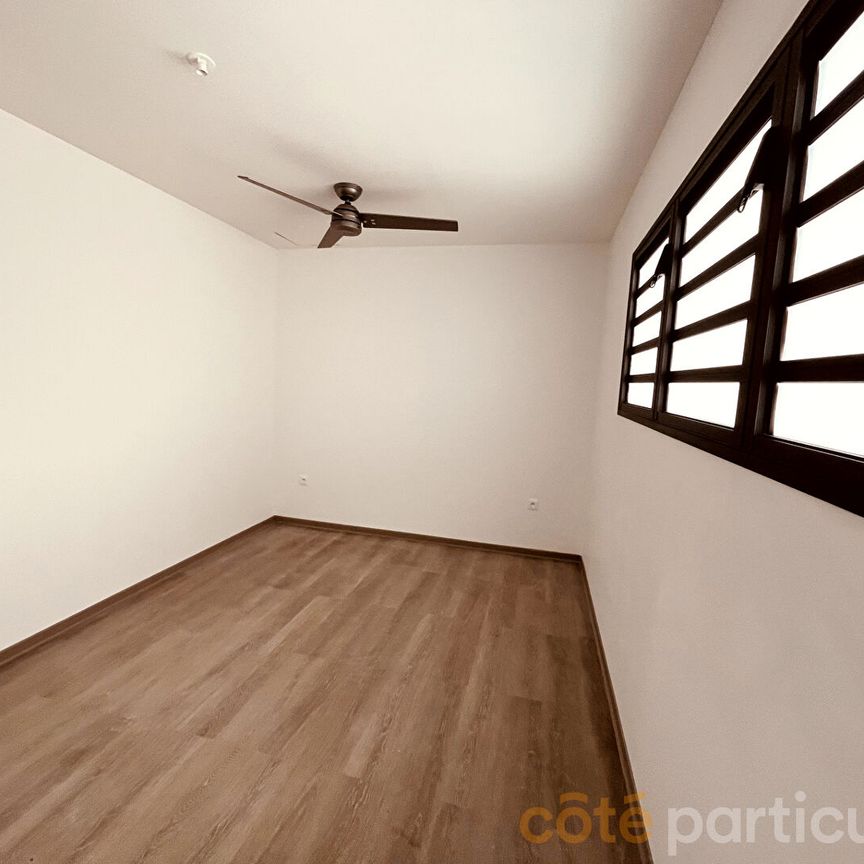 Appartement Saint Denis 1 pièce(s) 38 m2 - BELLEPIERRE - Photo 1