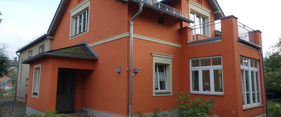 Modernes Einfamilienhaus mit großem Garten und Garage in bester Lage oberhalb von Radebeul-Mitte - Photo 1
