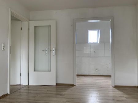 2 Zimmer DG Wohnung in Kamen nähe City Bad mit Fenster und Dusche - Photo 2