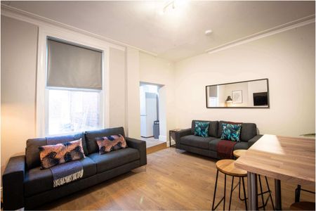 6 bedroom house to rent - Photo 2