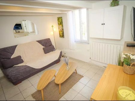 Location Duplex 1 pièces 20 m2 à Saint-Mitre-les-Remparts - Photo 2