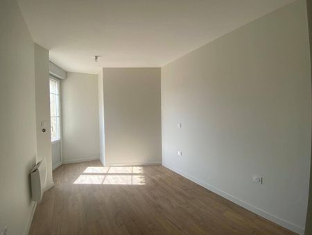 Location appartement bourgeois 4 pièces 119.29 m² à Romans-sur-Isère (26100) 4 - Photo 3