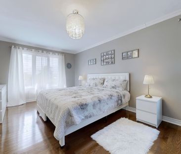 For Lease - 194 Tom Taylor Crescent, Newmarket, Ontario - Photo 1