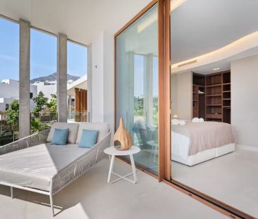 Luxury Townhouse for rent in The Golden Mile, Marbella, Andalusia - Photo 3