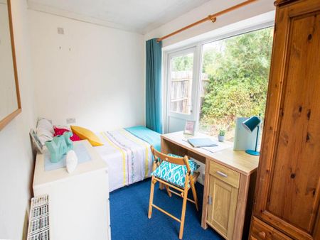 6 bedroom house to rent - Photo 3