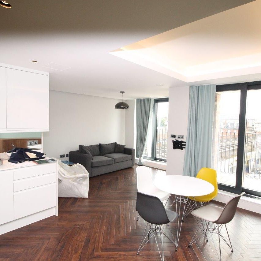 2 Bed Flat, London, SE17 - Photo 1