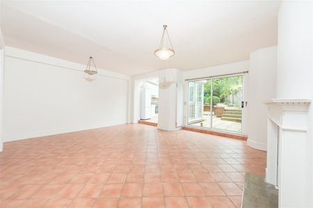 Primrose Gardens, London - Photo 2