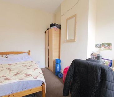 4 bedroom terraced house to rent - Photo 5