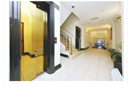 Room in a Shared Flat, Queens Court, W2 - Photo 3