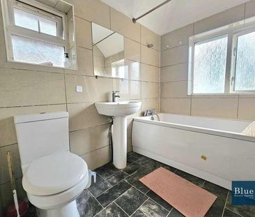 The Crossways, Hounslow, TW5 - Photo 4