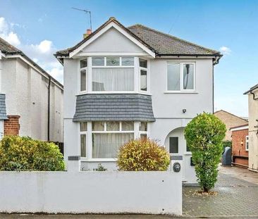 Rydens Way, Woking, Surrey, GU22 - Photo 5