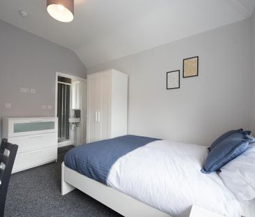 1 bedroom in a house share to rent - Photo 2